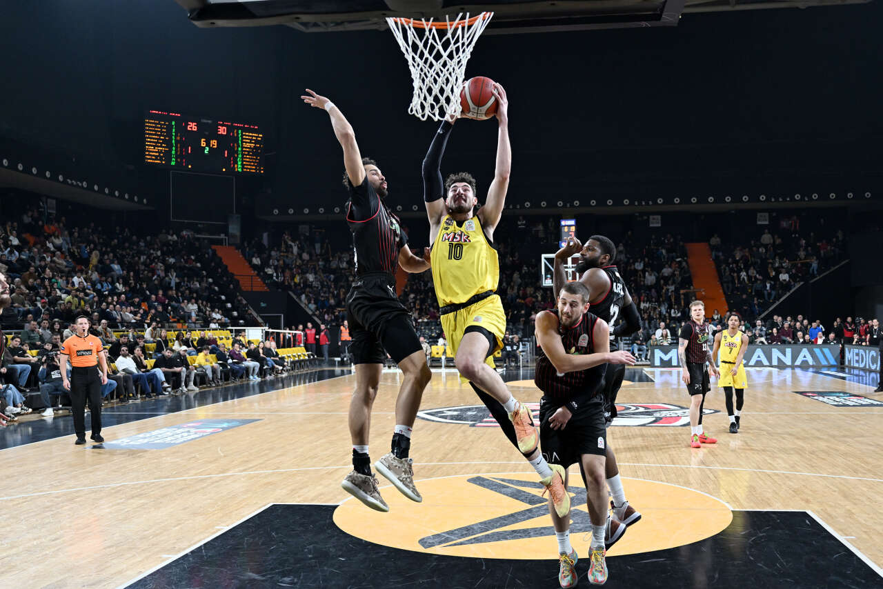 MSK evinde geri döndü, Manisa’yı 81-77 ile geçti 5